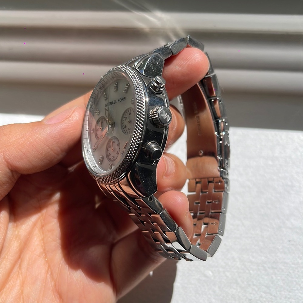 Michael Kors Watch - Picture 3 of 9